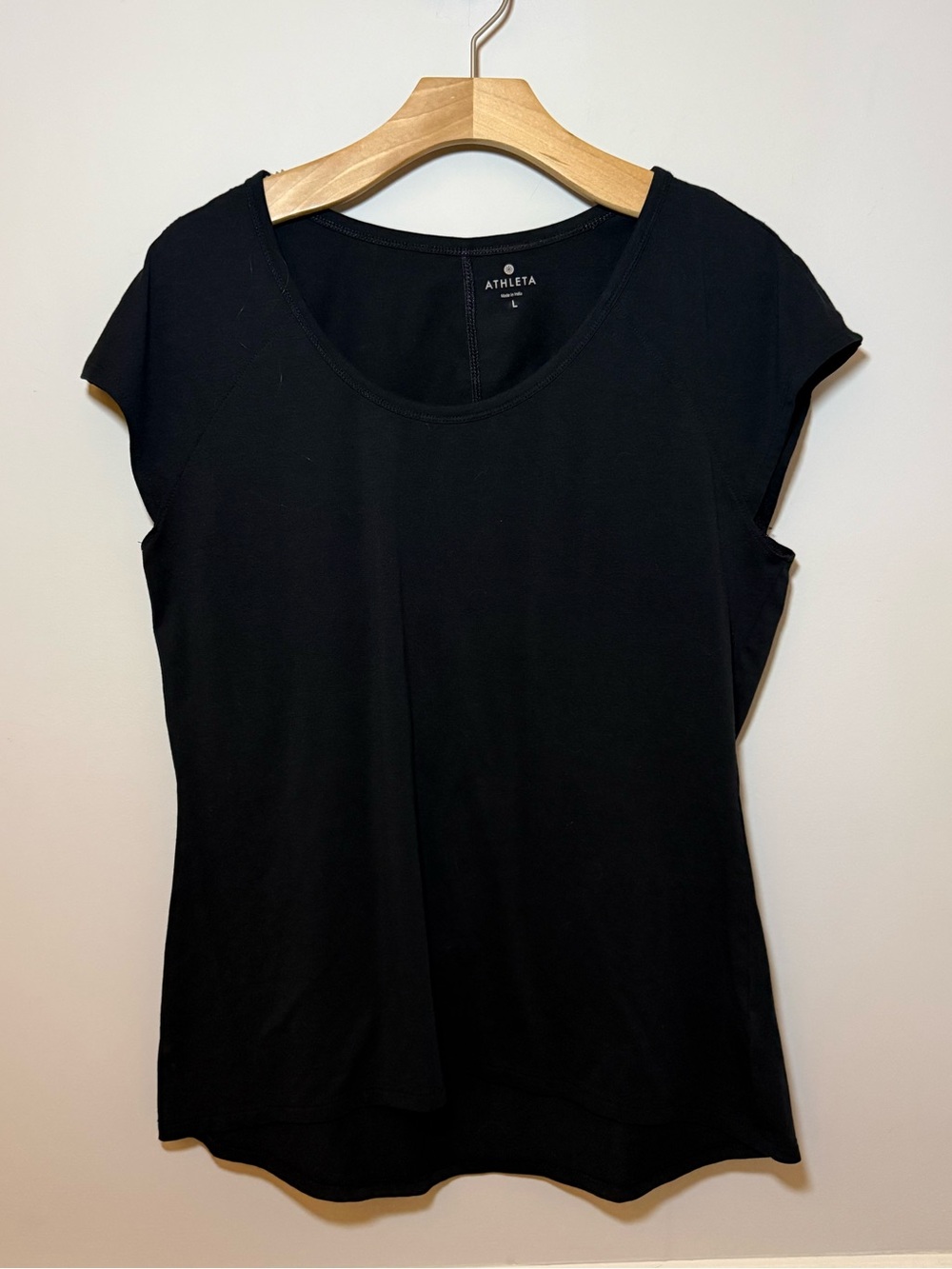 Athleta black active wear high cap sleeves t shirt. L